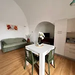 Casa Al Muretto 펜션 지노사