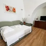 Casa Al Muretto * 지노사